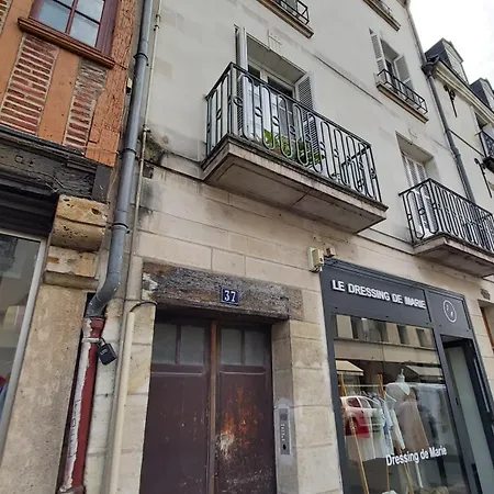 Centre Historique Tours, Confort, Charme 2/4 P *
